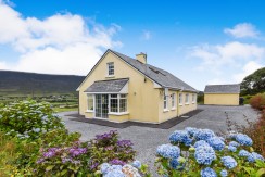 FOR SALE ~ CASTLEQUINN LODGE, Gortmore, Kells FOR SALE ~ CASTLEQUINN LODGE, Gortmore, Kells