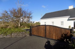 For Sale – Teach Fhionaon, Dungeagan, Ballinskelligs. For Sale – Teach Fhionaon, Dungeagan, Ballinskelligs.