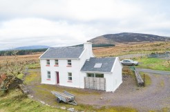 Traditional style house and land- Coomavohir, Waterville V23 W42, Plus 232.82 acre Residential Holding (87.82acres freehold & 145 acres commonage) Traditional style house and land- Coomavohir, Waterville V23 W42, Plus 232.82 acre Residential Holding (87.82acres freehold & 145 acres commonage)